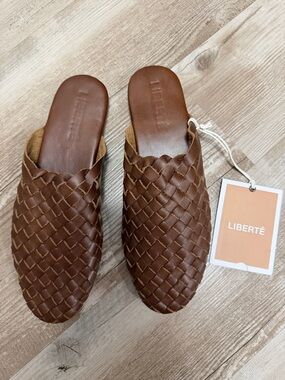 NWT Liberté Leather Tulum Woven Mules in Cognac